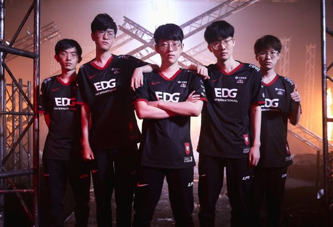 年仅16岁 年仅16岁