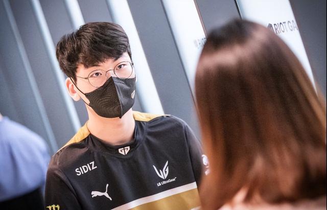 了他的個人 了他的個人