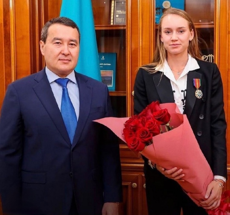 仅仅是一个 仅仅是一个