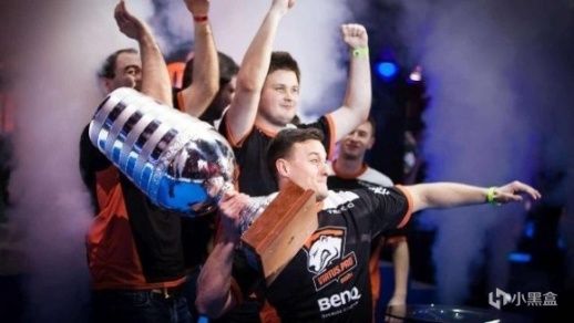 两座重要杯 两座重要杯