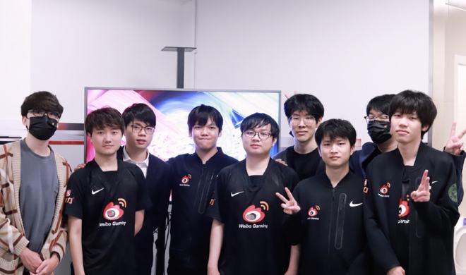 显得格外重 显得格外重