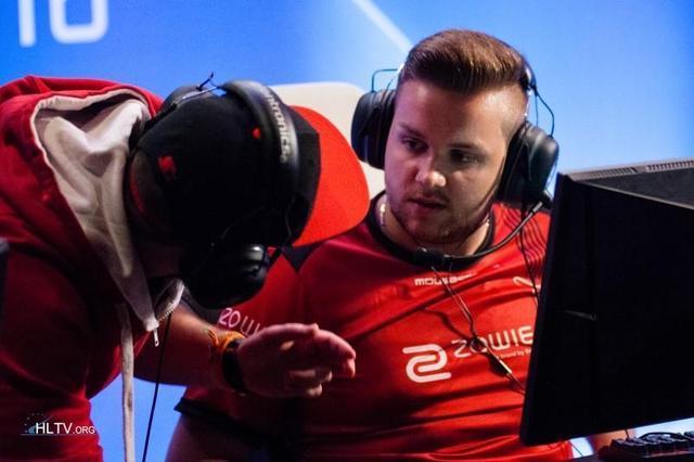 他通过冥想 他通过冥想