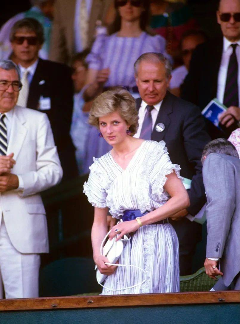 的人坚守自 的人坚守自